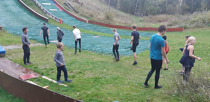 barn gräs träning